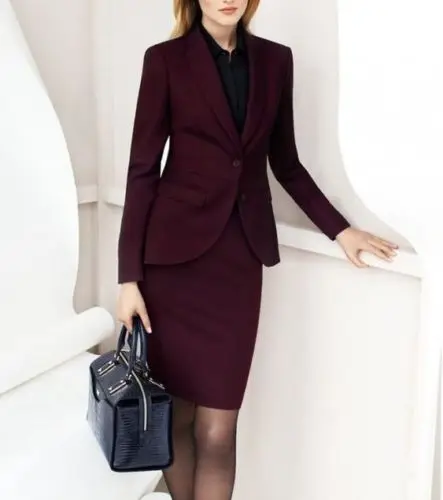 Бордовый женский костюм с юбкой деловой облегающий блейзер длинным рукавом и