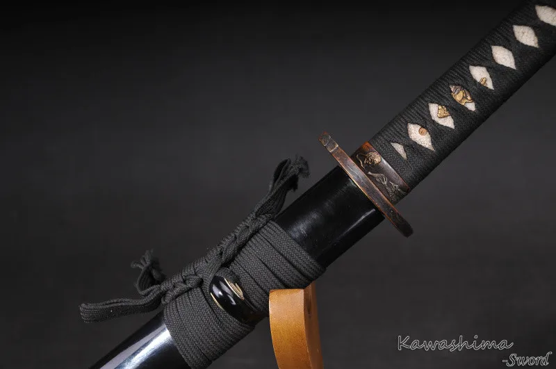 Grade A Katana Damasucs Folded Steel Clay Temper Blade Engraved Pattern Sharp Ready for Battle