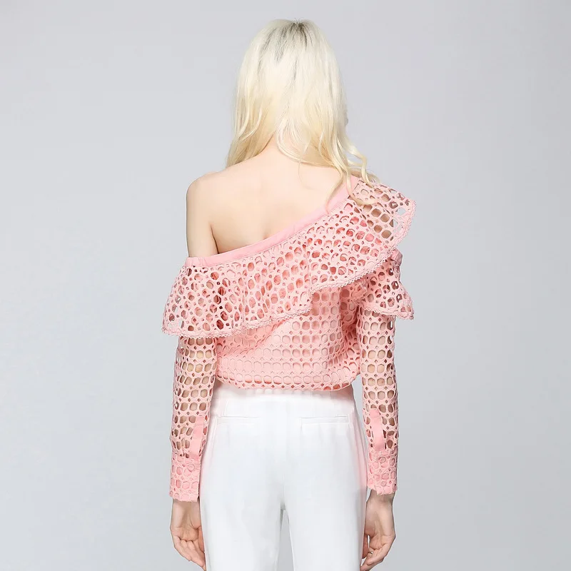 Женская блузка с открытыми плечами летняя белая вырезами топ в Корейском стиле