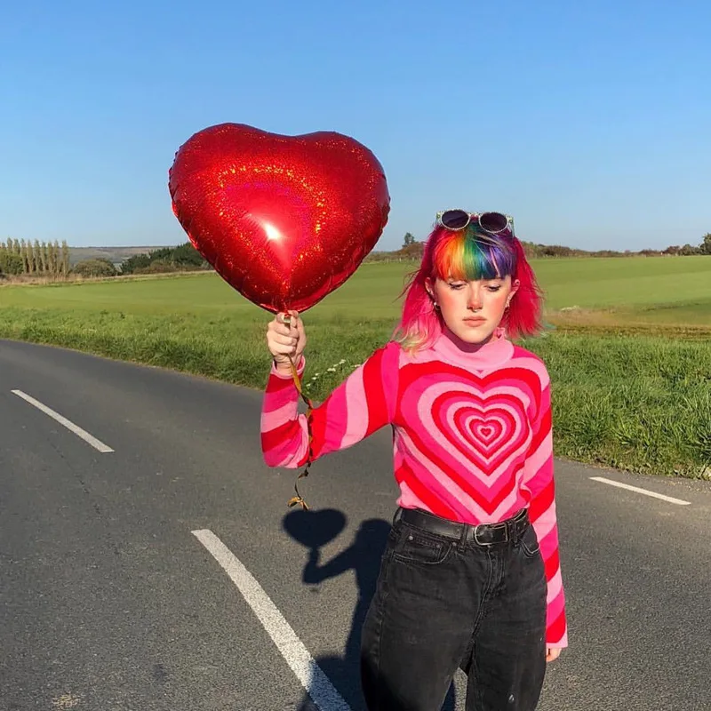 Свитер с надписью Love розовый красный блок женская осень ленивый оаф Радуга макет