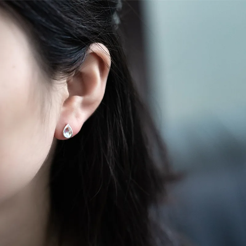 Женские серьги гвоздики из серебра 925 пробы простого дизайна с натуральным