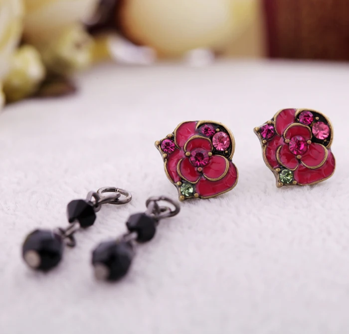 Винтажные античные серьги-подвески золотистого цвета с розовым и красным