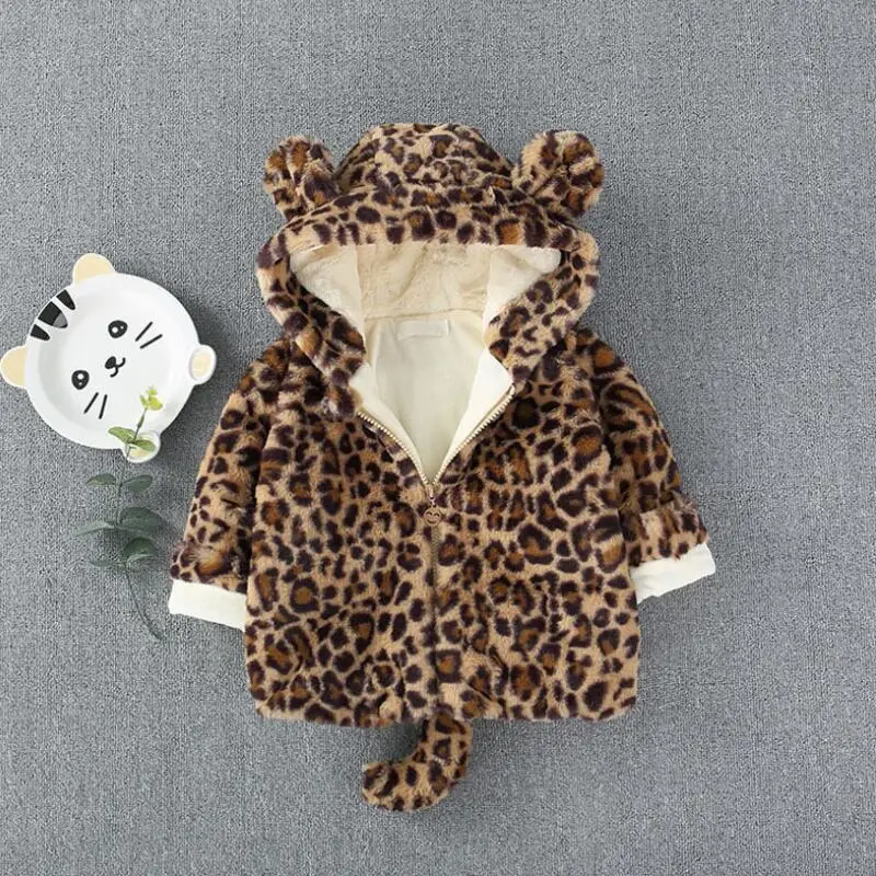 Зимние куртки для маленьких девочек пальто с леопардовым принтом и мехом Детская
