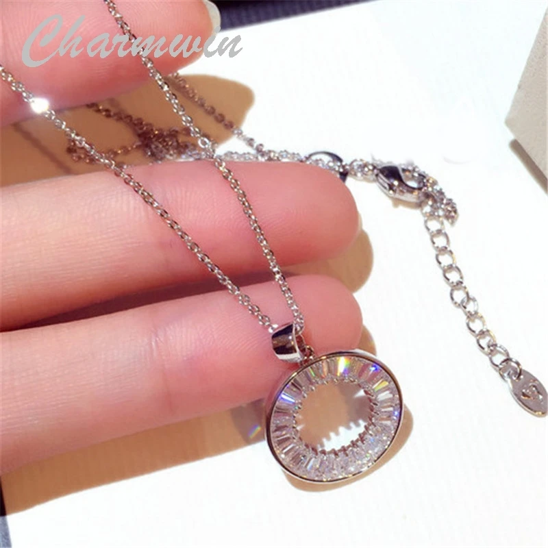 

Charmwin New Fashion Short Necklaces For Women Pendant Necklaces Super Flashing Rhinestone Round Clavicle Necklace Women