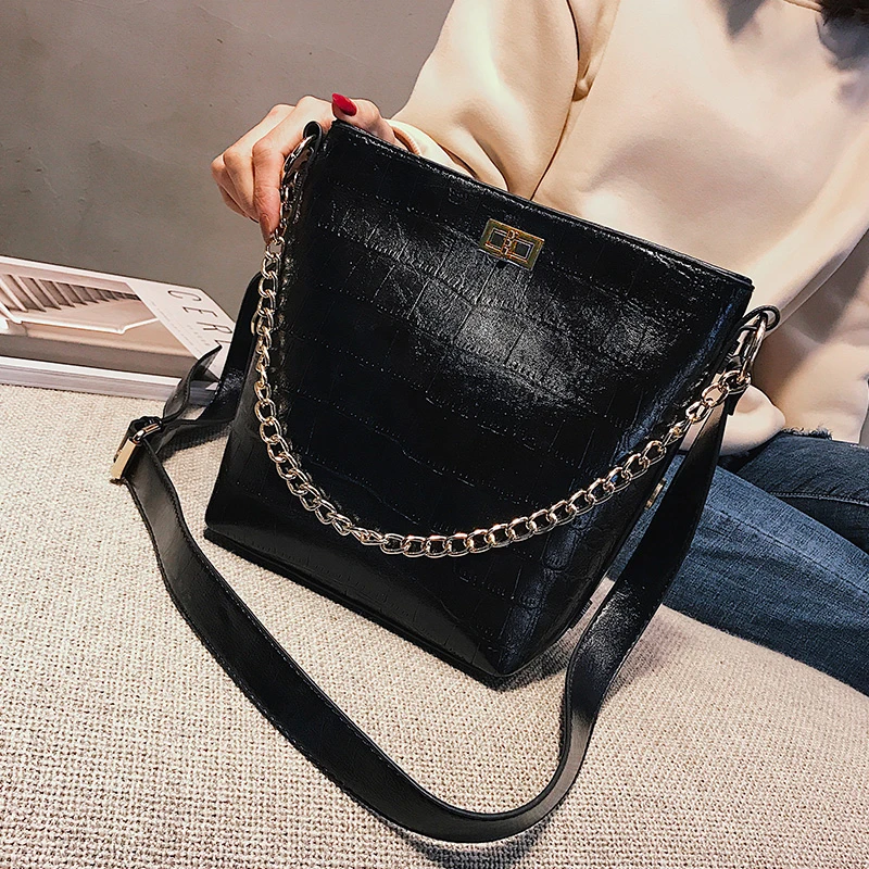 Винтажная женская сумка новинка 2018 модная с крокодиловым узором на цепочке
