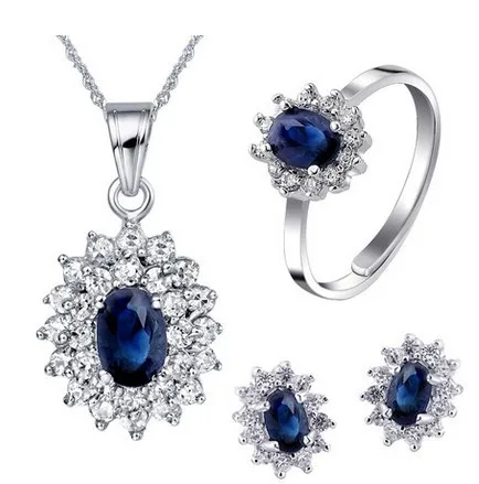 Женский ювелирный комплект из кольца и сережек серебра 925 пробы с натуральным