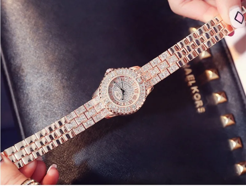 Женский Rhinestone Часы Леди Платье Женщины смотреть Алмаз Люксовый бренд Браслет Наручные Часы дамы Кристалл Кварцевые Часы