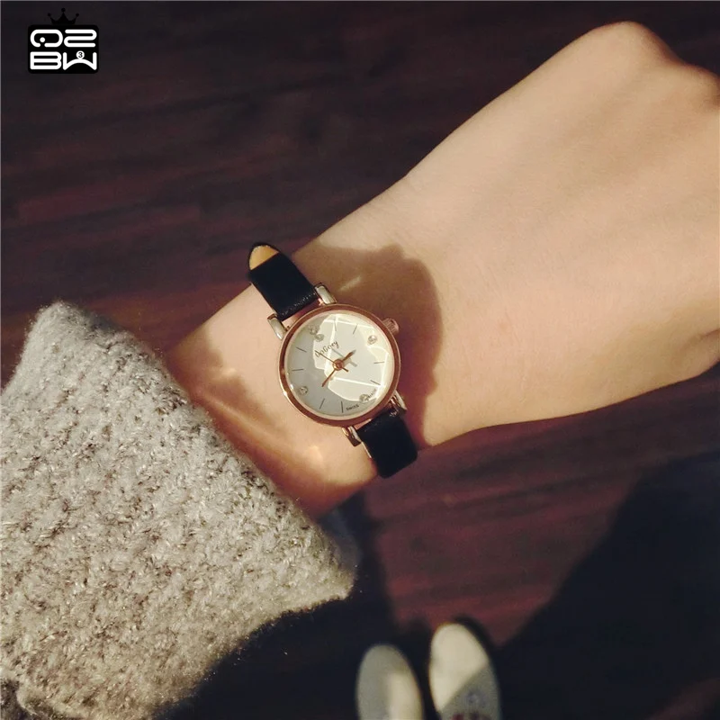 Девушка стиль женщины винтаж кожа часы простые кварцевые ретро латунь циферблат