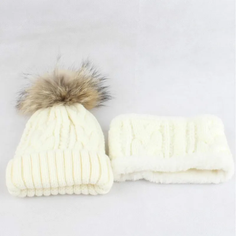 Плотный теплый зимний комплект с флисовой подкладкой и шапкой шарфом вязаный