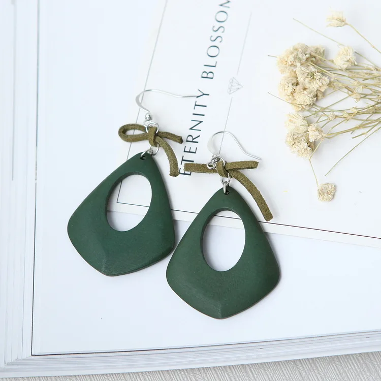 Женские серьги-подвески с бантом из кожи и дерева | Украшения аксессуары