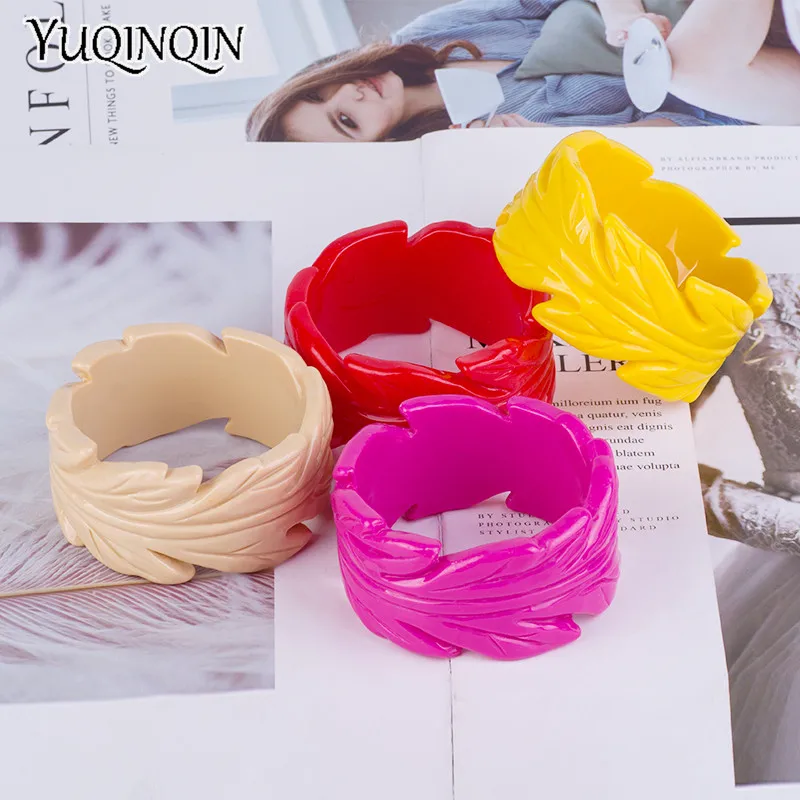 

Classic Fashion Acrylic Cuff Engraved Flowers Bracelets For Women Wide Resin Bangles Vintage Simple Bracelet Jewelry 2018 New