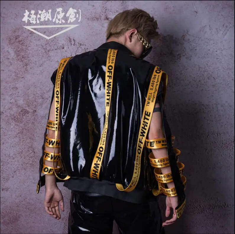 Черный бейсбольный костюм из лакированной кожи Прошитый с вырезом желтой лентой