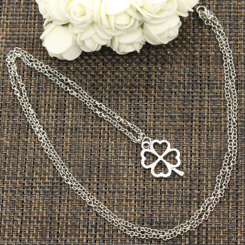 Цепочка с подвеской в виде четырехлистного клевера серебристого цвета|cross