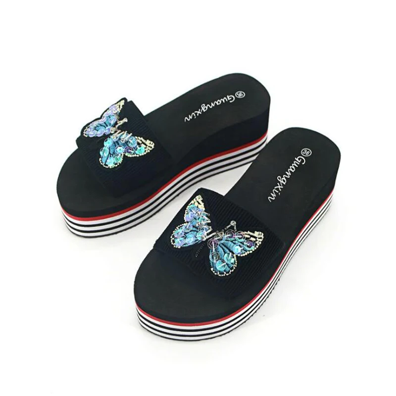 Шлепанцы женские с радужной подошвой пляжные тапочки на платформе танкетка