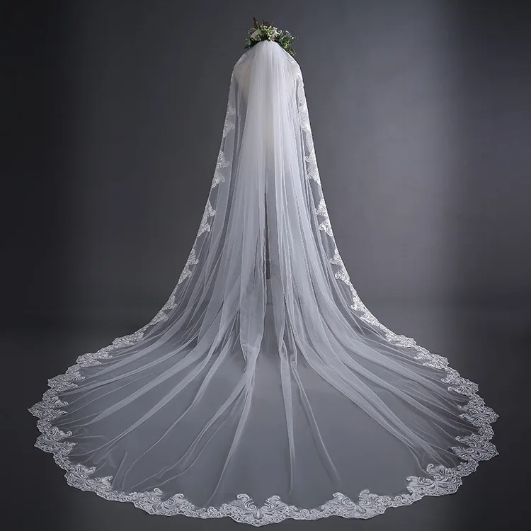 

Lace Edge Luxury Wedding Accessories velos de novia Appliqued Cathedral Bridal Veil Long 3 Meters With Comb Wedding Veil LT05