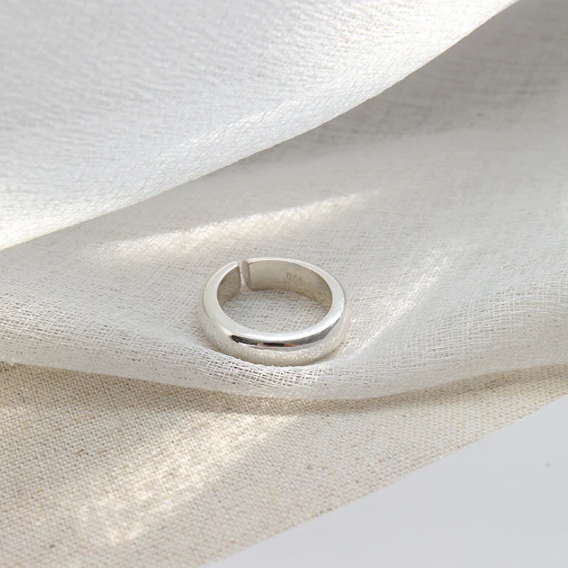 Мужское и женское кольцо из серебра пробы