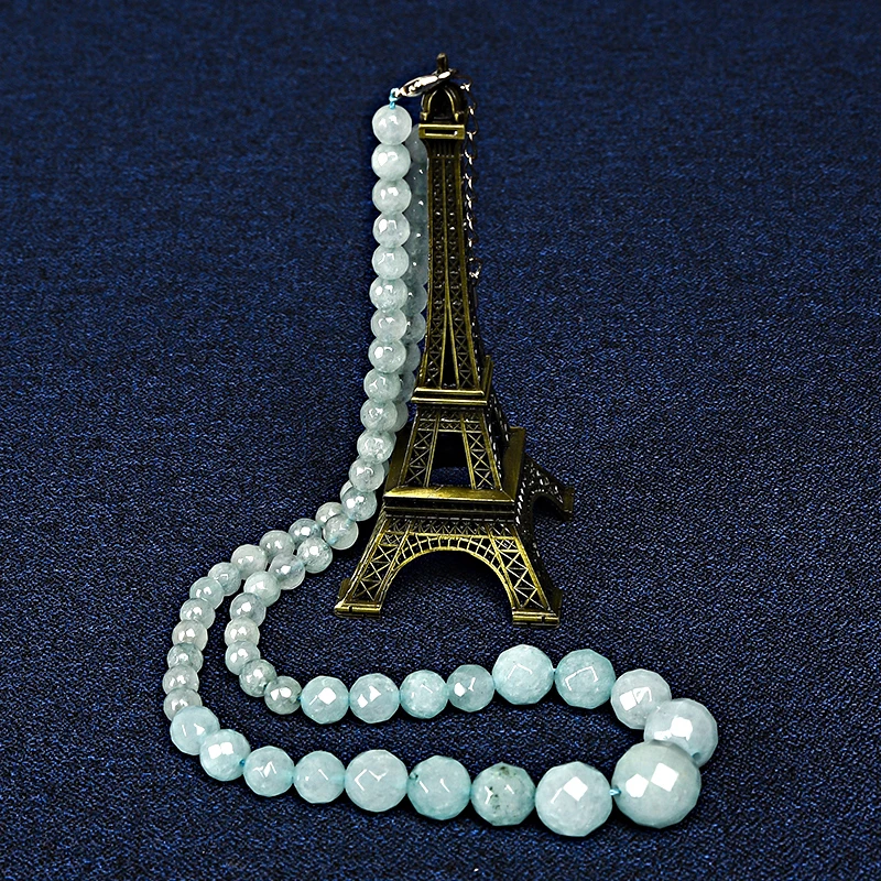 

Transparent white with Verdant Green j-i-on The Clear stripe Aq-uam-arine Jas-per Necklace.semiprecious