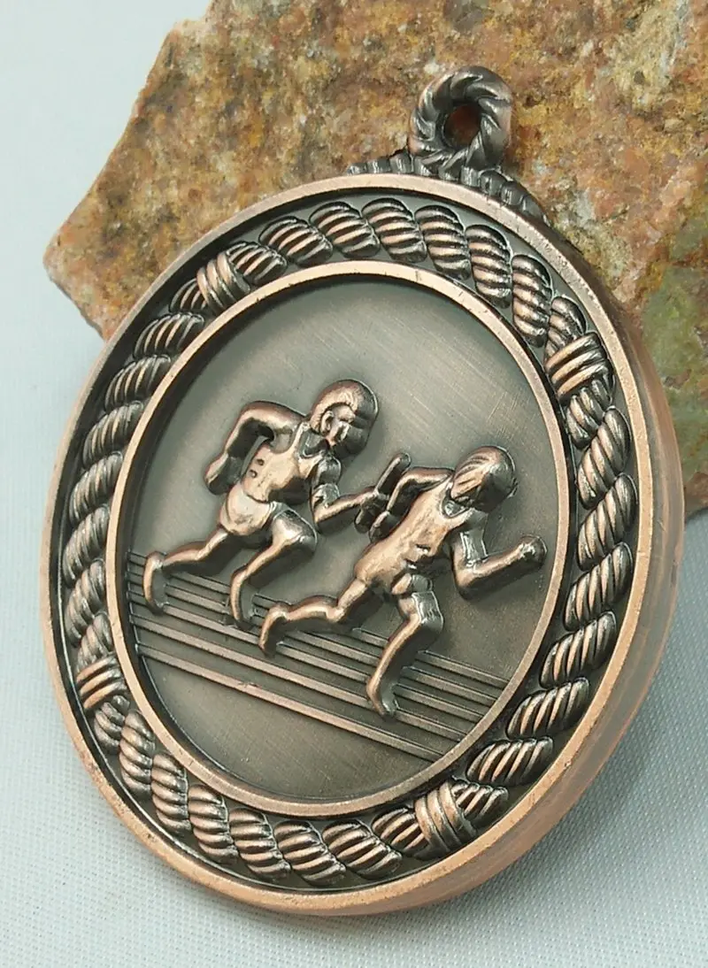 Медальон из золота/серебра/бронзы для бега и занятий спортом развивающий металл