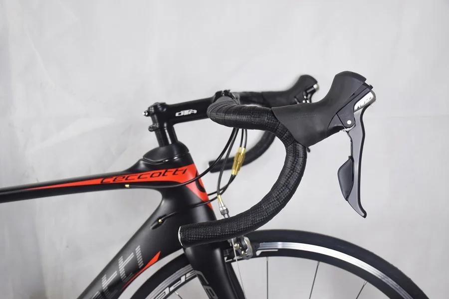 Хорошее качество полностью из карбона дорожный велосипед с shimano 5800 переключател