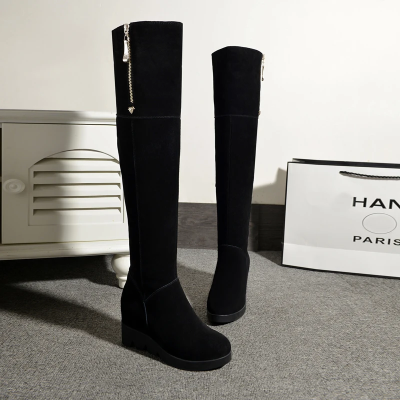 Женские сапоги выше колена из натуральной замши на танкетке зимние теплые