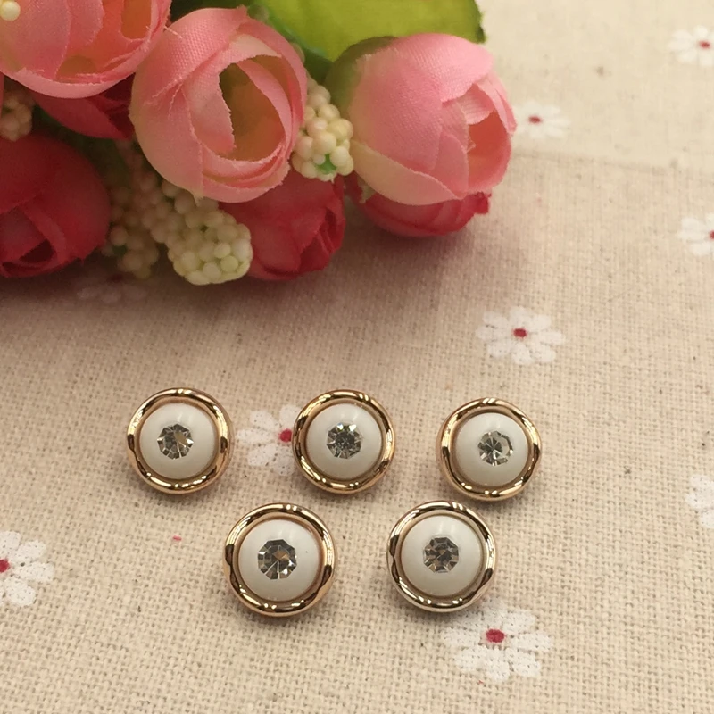2016 новинка алмазные пуговицы из смолы 11 мм золотые Кружевные Трикотажные рубашки