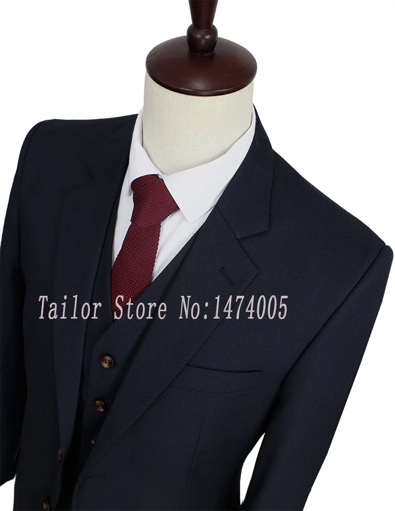 Мужской шерстяной костюм темно синего цвета смокинг для жениха сделанный на