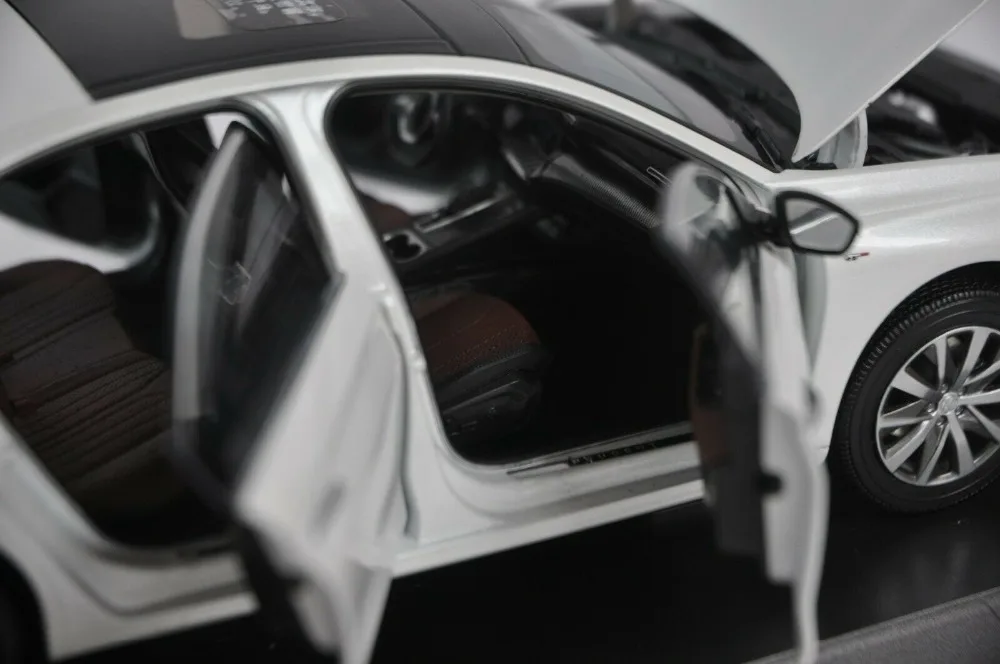 1:18 литая под давлением модель для peugeot 508L 508 белый редкий сплав игрушечный автомобиль миниатюрная Коллекция подарков