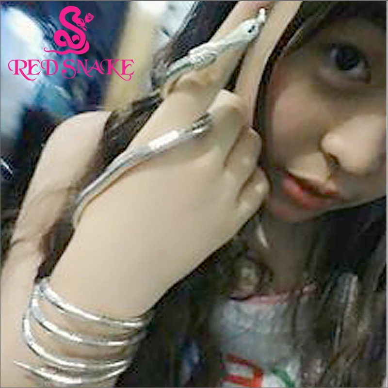 Красная змея брендовая одежда вам нравится носить скрученное ожерелье длинная