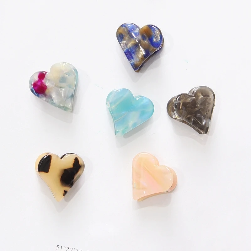 

Japan and Korea Spring Popular Mini Heart Hair Claw With Natural Grain Lady's Elegant Hair Accessories