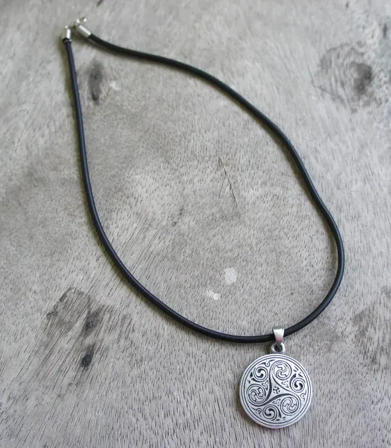 Lanseis10pc троица волшебный Мерлин триккейл трикетра целти символ Оловянный