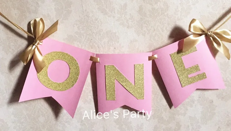 Индивидуальный розовый Золотой один баннер высокий стул бантик для девочки