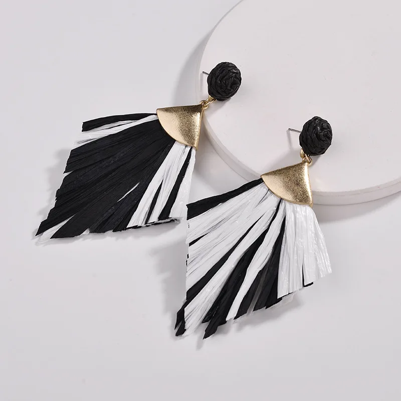 HUIDANG 2018 модные Необычные веерные разноцветные массивные серьги с бахромой для