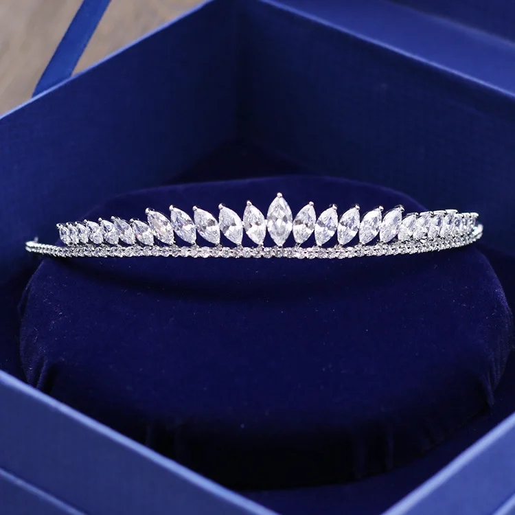 Свадебная тиара SLBRIDAL с инкрустацией из меди и фианитами свадебная королева