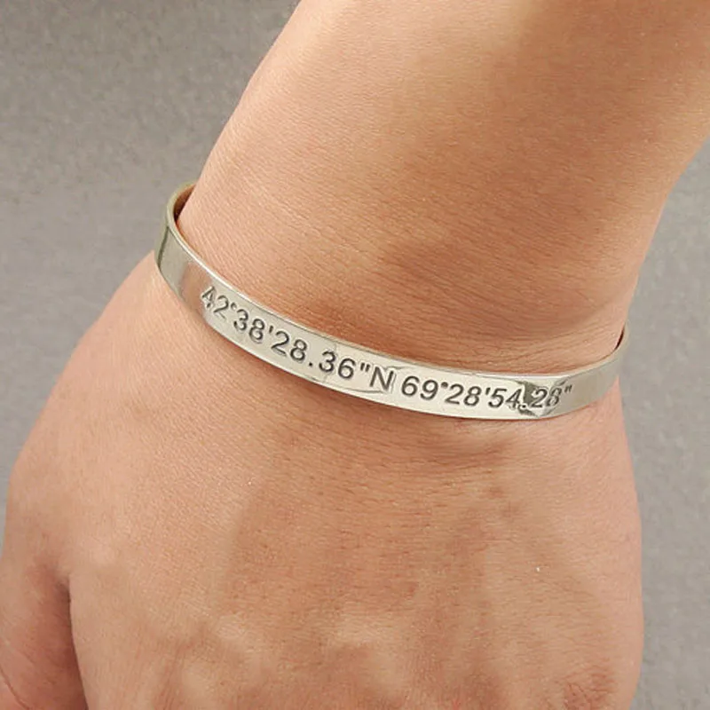 

Wholesale Silver Engraved Coordinate Cuff Bangle Hand Stamp Initial Jewelry Unisex Bracelet Father's Gift