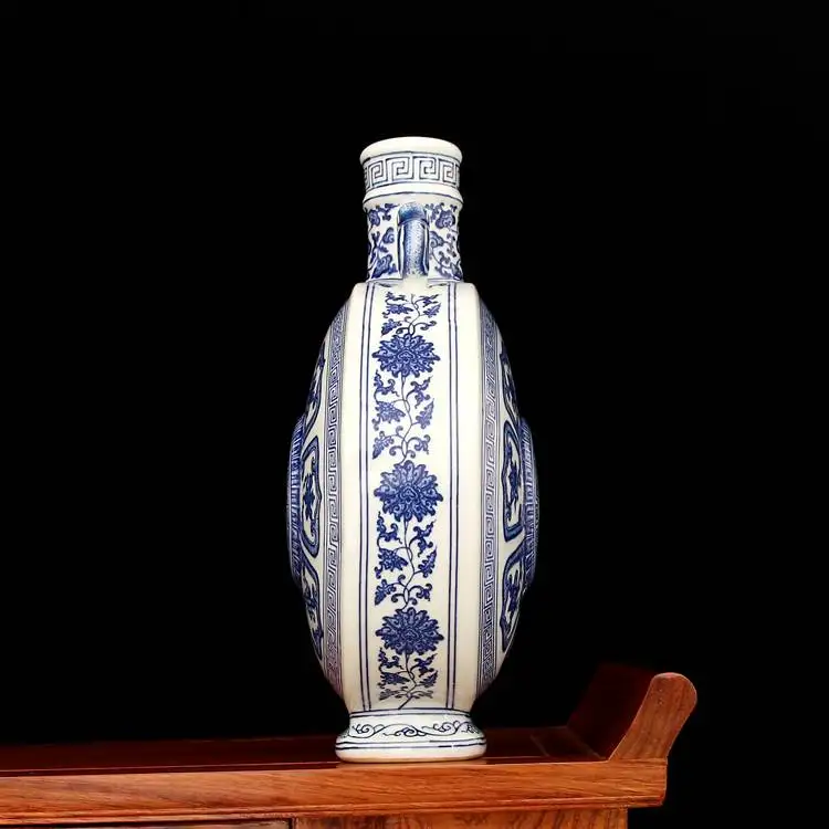 Qing Qianlong ручной работы синие и белые цветы в форме Луны ваза античный фарфор антиквариат старинные товары ручная роспись коллекция