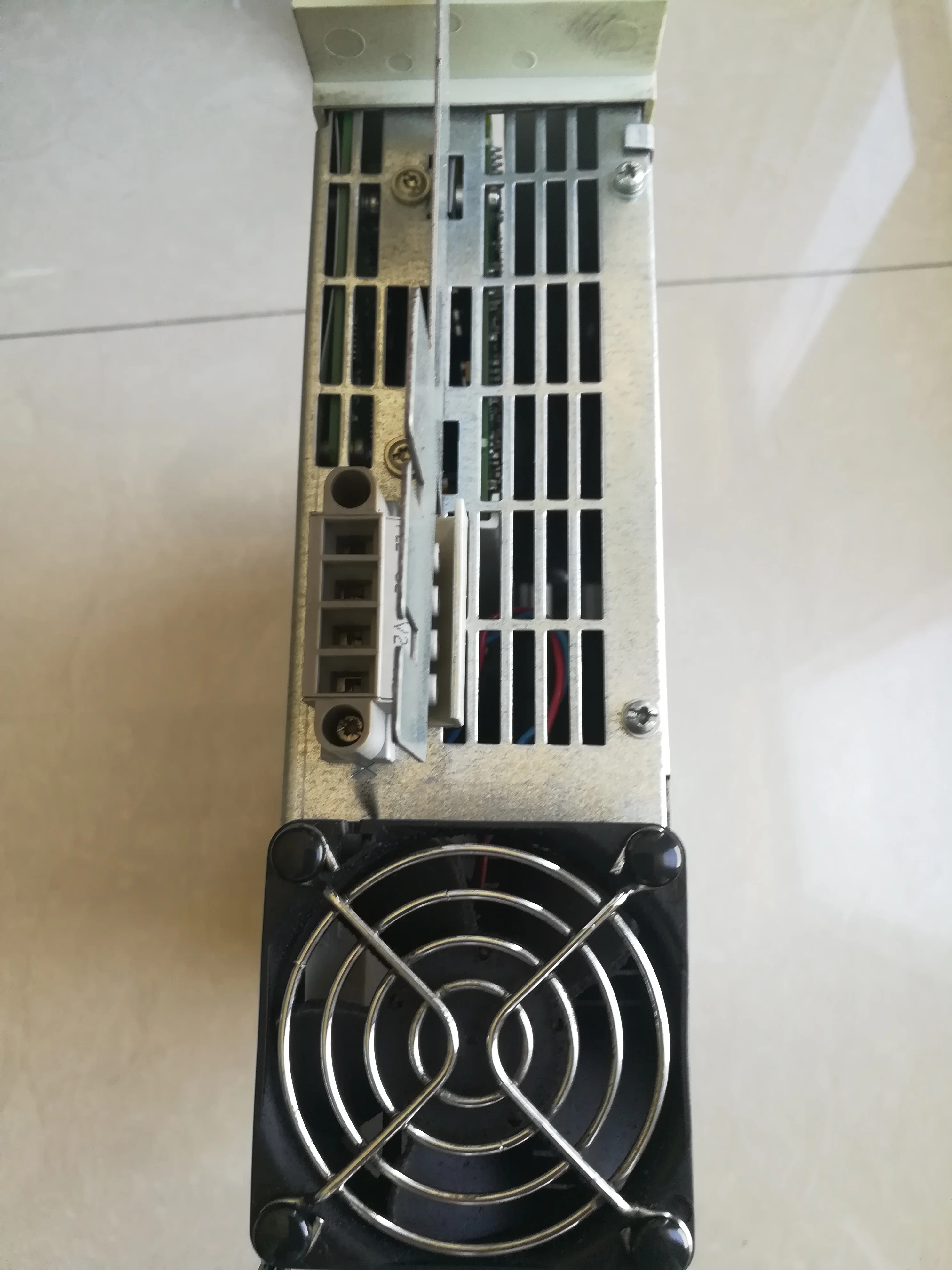 Инвертор Siemens Microinverter 6SE7013-0EP50 используется в хорошем состоянии Инструменты