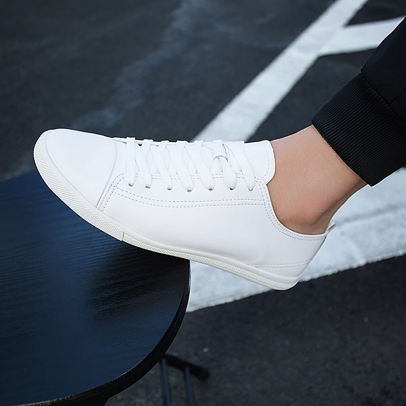 

genuine leather Men's Casual Shoes outdoor Moccasins Loafers lace up Breathable Driving Shoes Men Soft Bottom sneakers shoes men