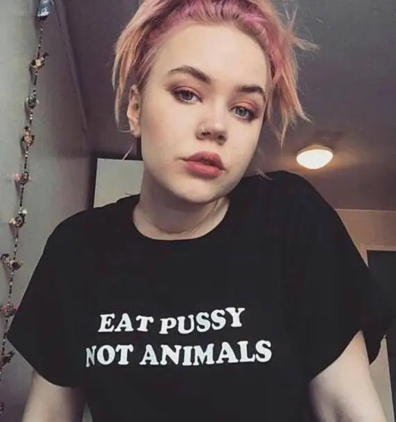 Женская футболка с коротким рукавом и принтом Eat pussy not Animal|Футболки| |