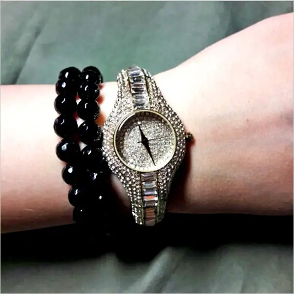 Женские кварцевые часы со стразами роскошные Серебристые с кристаллами и