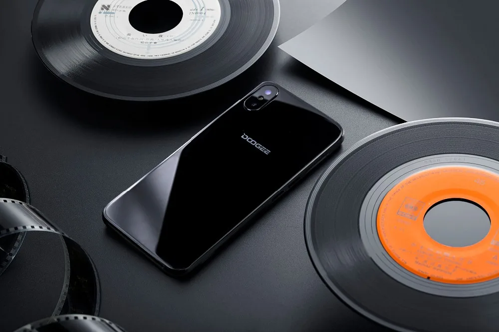 DOOGEE X55 Android 7,0 5,5 дюймов 18:9 HD MTK6580 четырехъядерный 16 Гб rom Двойная камера 8,0 МП 2800 мАч боковой сканер отпечатков пальцев Смартфон