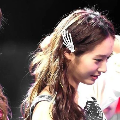 2 шт. заколки невидимки в виде черепа| |