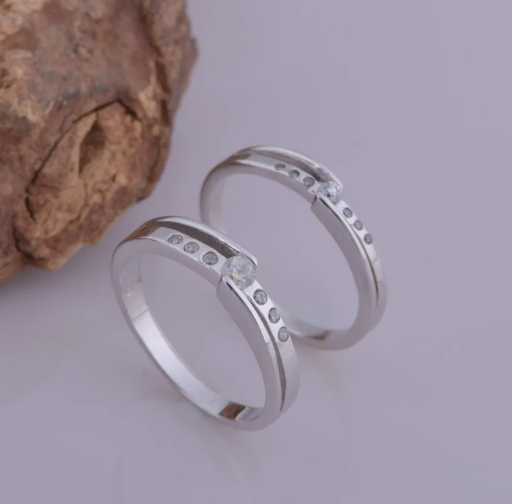 Романтические парные кольца позолоченные ювелирные золотистые с фианитами для