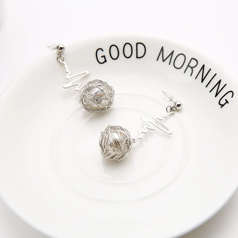 Модные золотые/белые геометрические висячие серьги с проволочным шариком из ЭКГ