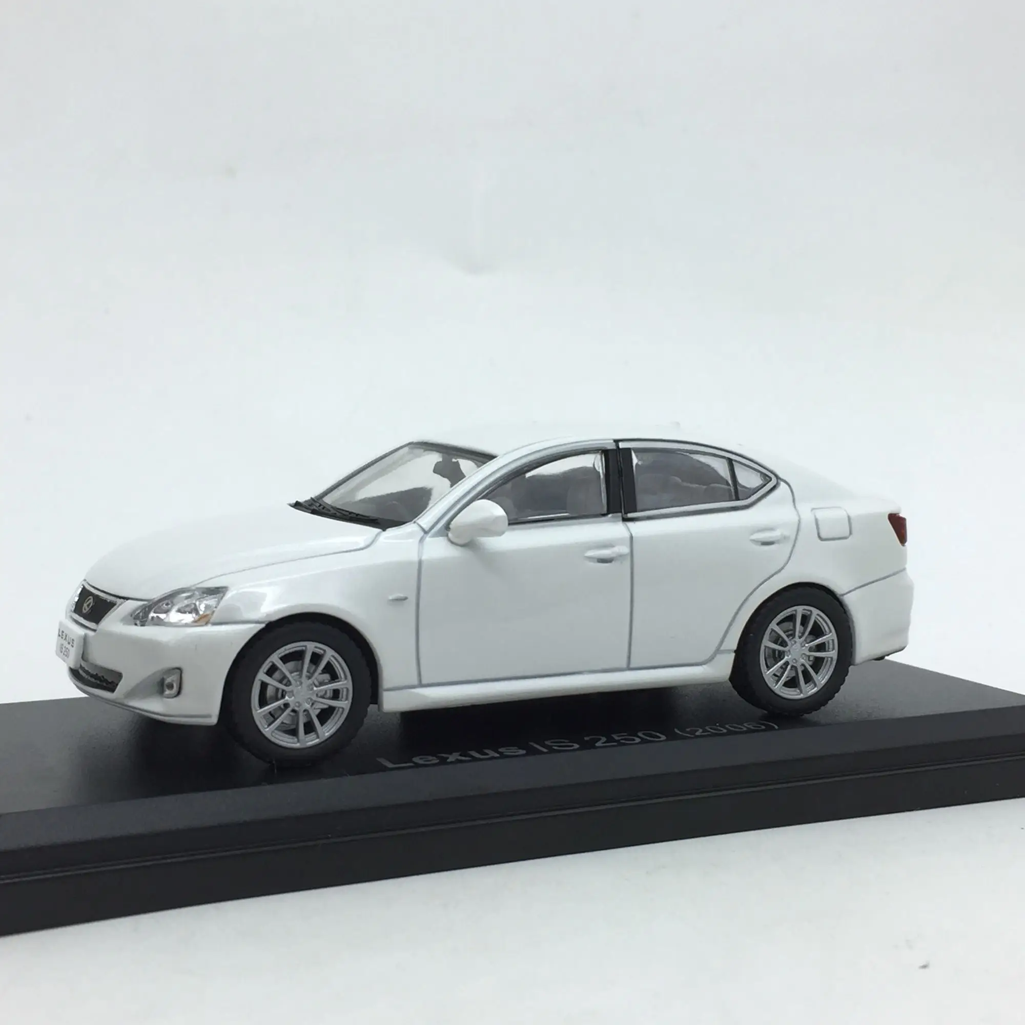 1:43 модель автомобиля из сплава Lexus IS 11 см для игрушек в подарок|Наземный