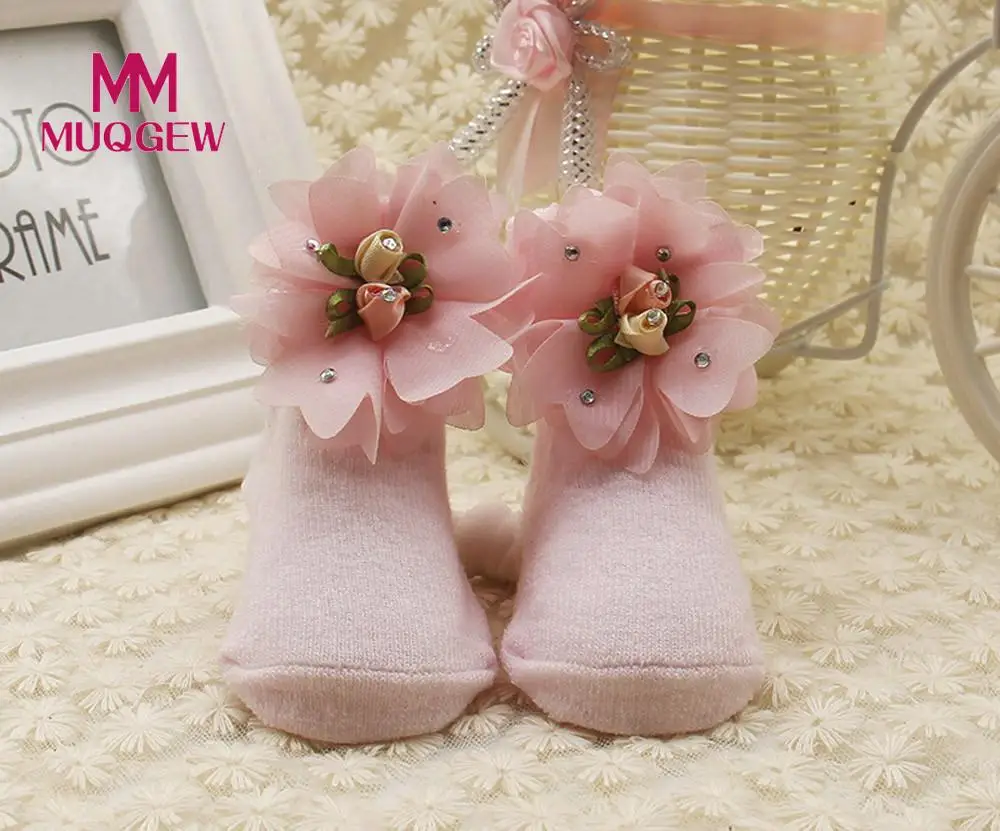 Осенне зимние удобные милые хлопковые носки с цветочным рисунком для