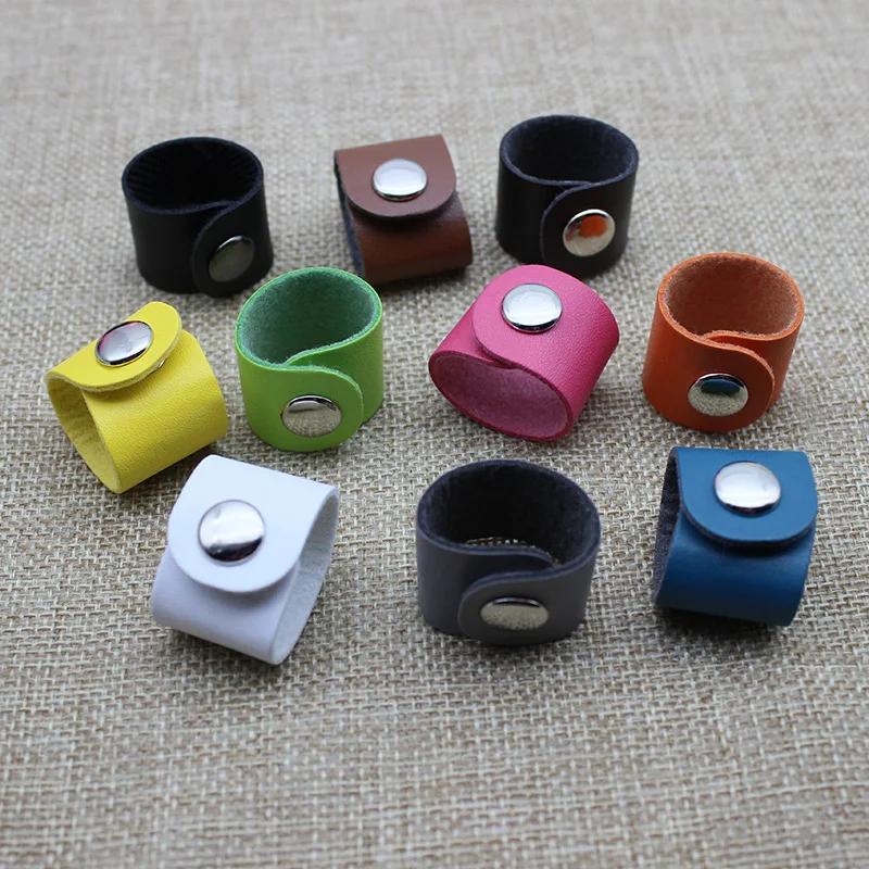 Элегантный Имитация Шарф из кожи с пряжкой шелк кольцо Клип держатель для