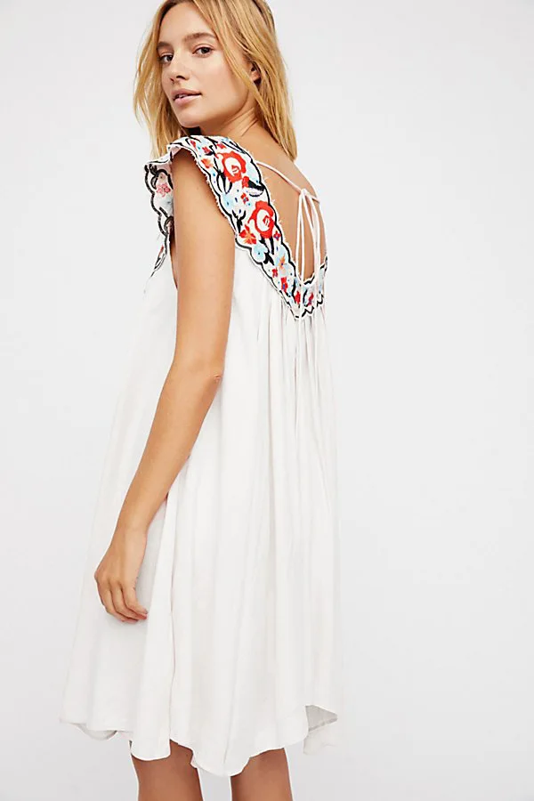 Женское свободное платье с цветочной вышивкой однотонное асимметричное