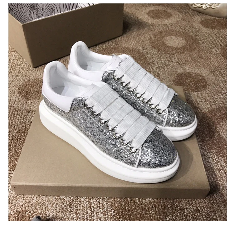 Шикарная Уличная обувь на плоской подошве со звездами Женская повседневная