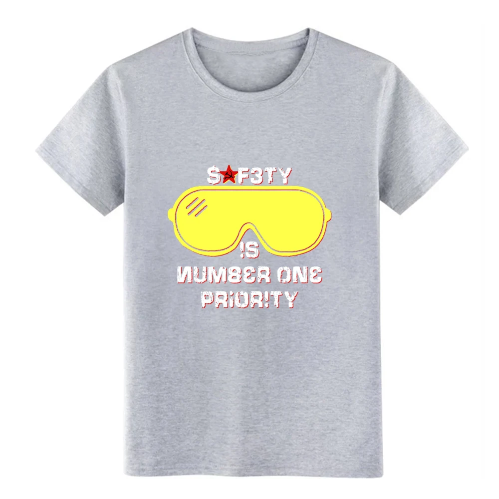 Футболка с надписью safety is numbe r one priority хлопковая принтом crazy русский хакер и