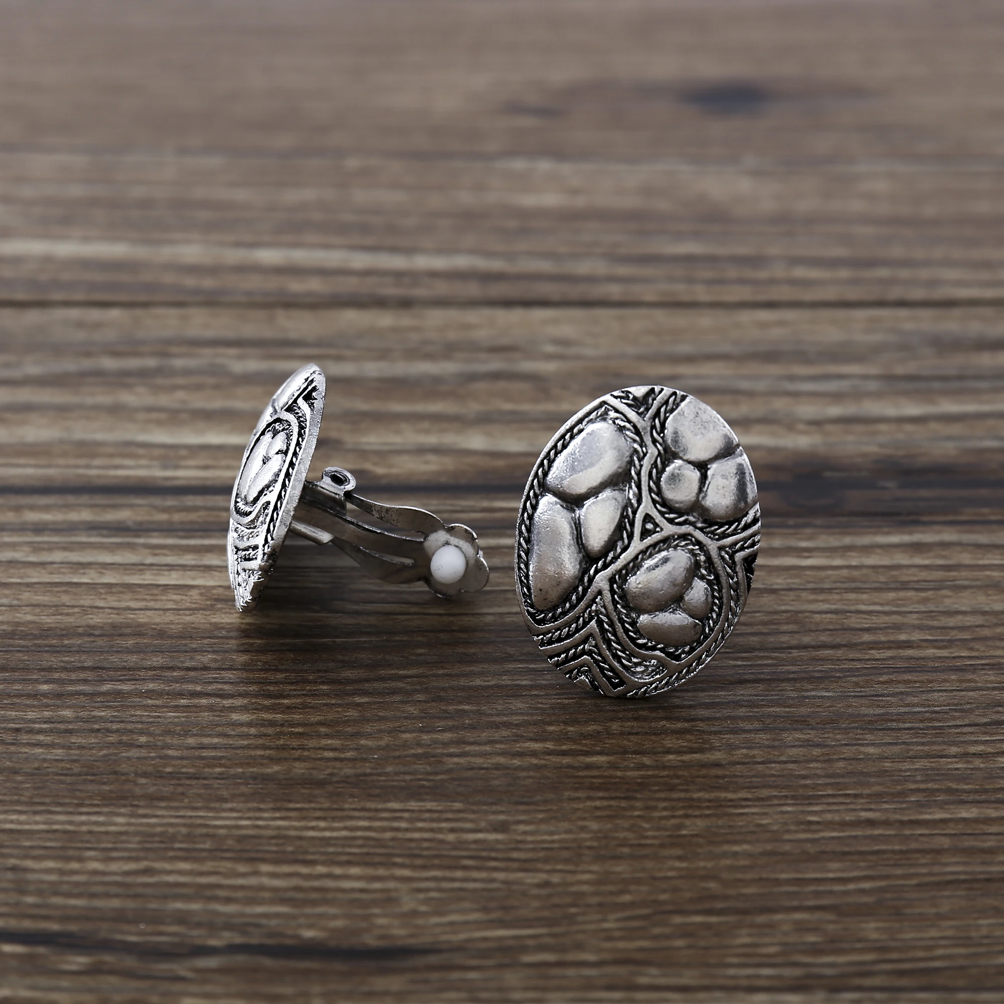 Новый сплав клипсы для ушей модные ретро резные древние серебряные Клипсы Серьги